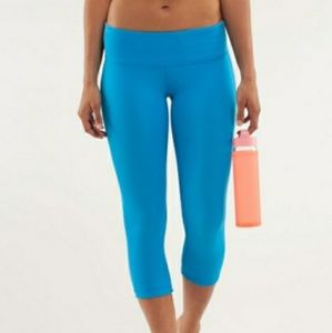 Lululemon Wunder Under reversible Crop size 4